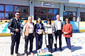 Το ΠΟΚΕΛ πρόσφερε βιβλία στο 1ο Δημοτικό Σχολείο Οιχαλίας